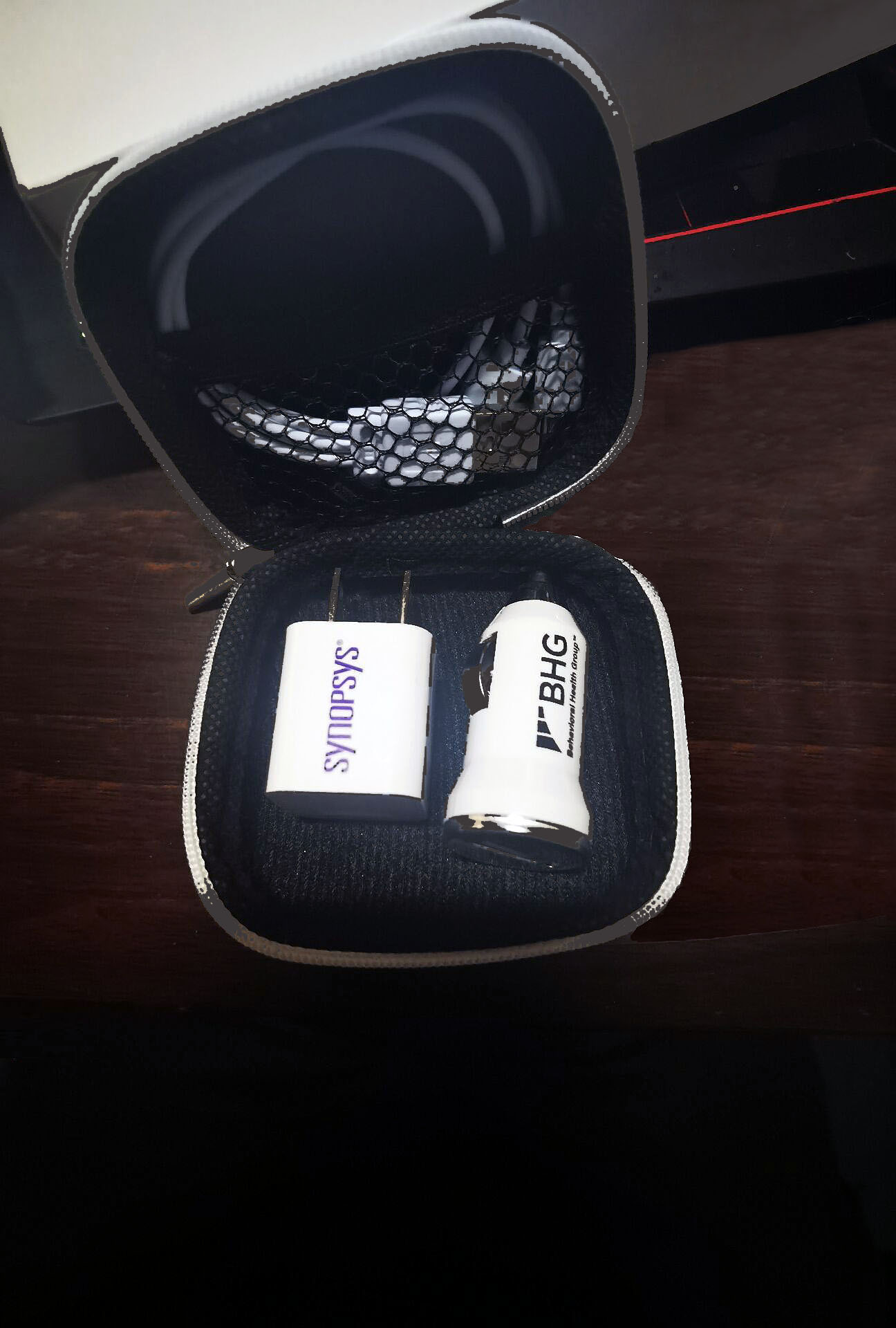 Tech Kit 3-in-1 Car Charging Cable with Storage Box - Image 3