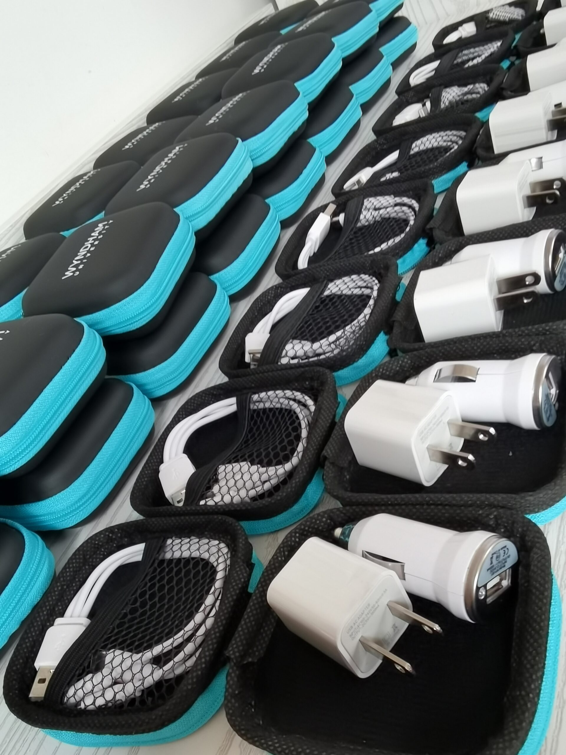 Tech Kit 3-in-1 Car Charging Cable with Storage Box - Image 4