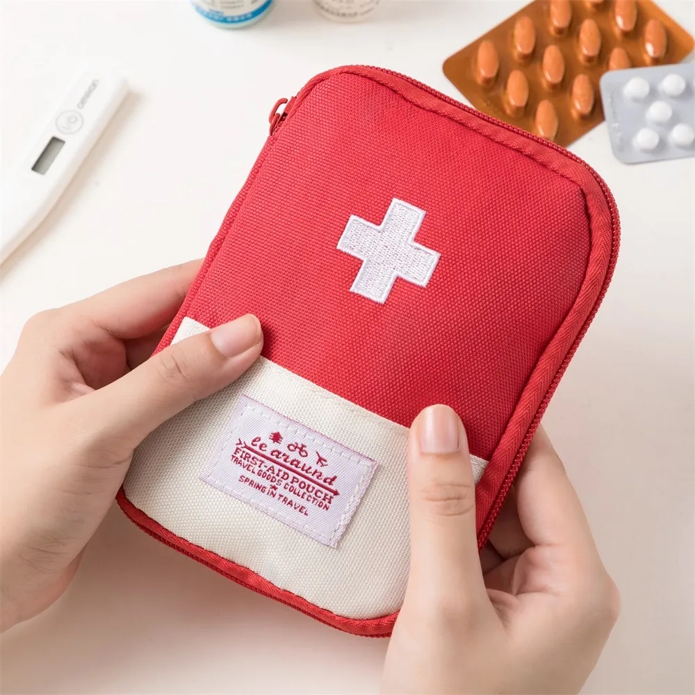 Mini portable outdoor first aid kit - Image 4